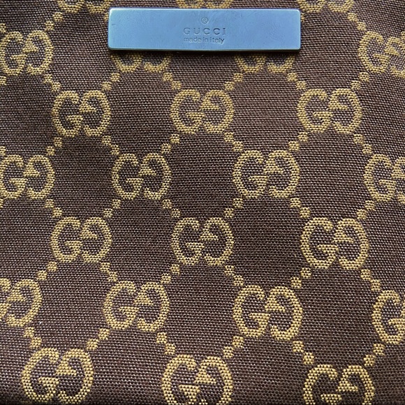 *SOLD* Authentic Gucci Handbag - Picture 3 of 6
